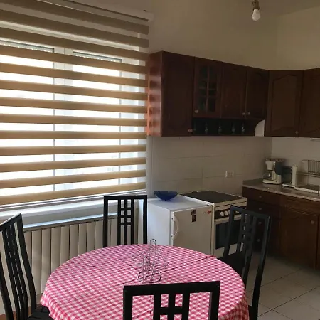 Stiv, Vozdovac, Stepa Stepanovic アパート